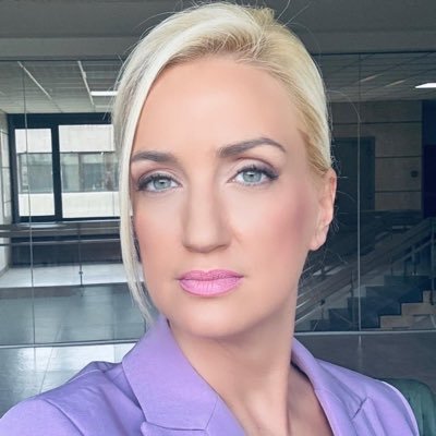 ZDzubur's profile picture. Mama blizankinja M&M; PR ASHOLDING-a; Budite zauzeti. To je najjeftiniji lijek na svijetu, i jedan od najefektnijih!