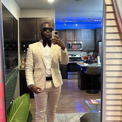 UA Little Rock Alumnu ICU Nurse 🩺 Instagram _kingmalik1
