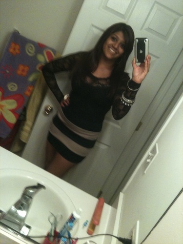 Im a schoolgirl, work everyday and stay gorgeous
#TeamEG #TeamYungsta #TeamGorgeous