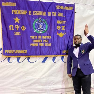 ΦΒΛ ΕΒ ΩΨΦ ΘΧ ⚡️🐶👨🏿🎓:PVAMU ‘16 👕: Entrepreneur @UGIApparel 📧: johnsontheron92@gmail.com 🎙: