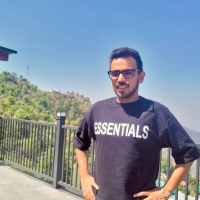 shreychau's profile picture. anti social but user friendly