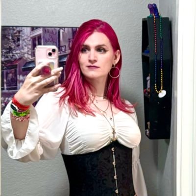 Valkyrinn's profile picture. she/her | lesbian | feminist | BLM | mental health is my life | priv @valerie_kyra