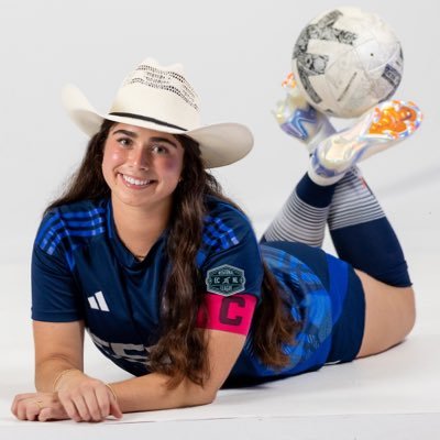 Sting Royal ECNL-RL 08G #26 | Centennial HS Varsity #6| Attacking mid/Forward | First-Team All District | Academic All District | 5.1 WGPA | C/O 2026