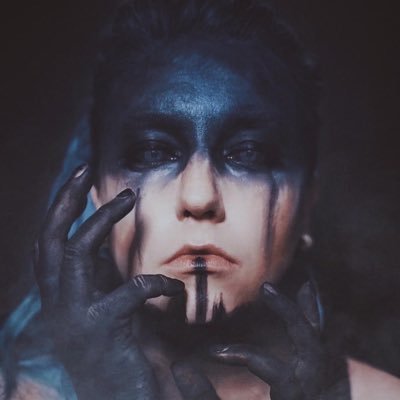 Photographer 📷 Artist 🎨 Streamer 👾 Blue haired shieldmaiden 💙 Chronic illness warrior ⚔️ We live in drama but we’ll die in a comedy