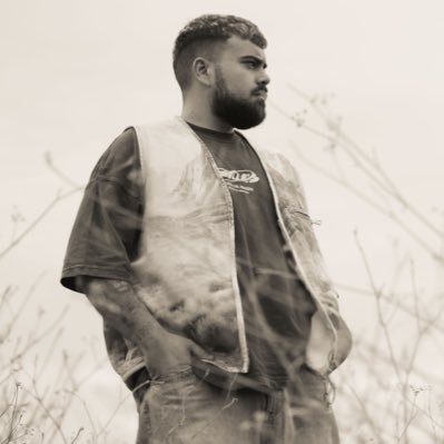 MatteoSica's profile picture. Ascolta il mio nuovo singolo “BELGIO”🌊 Seguimi su IG @mattewsica✨