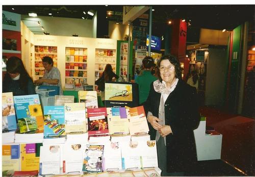 ceciliamar31's profile picture. Prof.Letras, USAL.Poeta, crítica, traductora, escritora de lit.infantil.Autora de Cambios educación–Coincidencias con Montessori en el siglo XXI, Lugar Ed., B.A