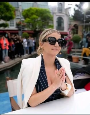 Because1147369's profile picture. 