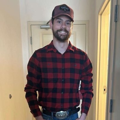 Line Dancer🤠 Team Canada Olympic Swimmer🏊🏻♂️ Fly High Johnny🕊️❤️ Snap: Justin12991