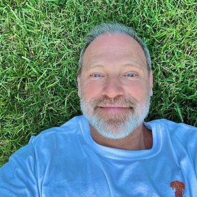 JamesBerna025's profile picture. 