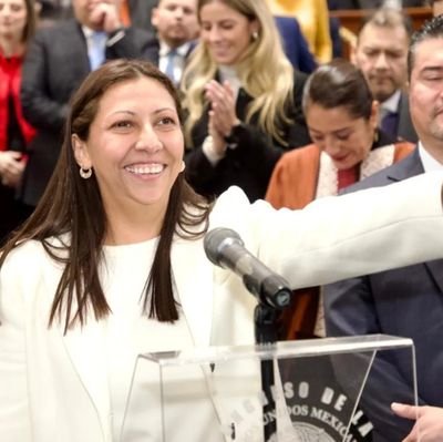 Soy mujer orgullosamente vecina de la Alcaldía Venustiano Carranza, Soy egresada de la UNAM y luchadora social a favor de los niños, jóvenes y mujeres