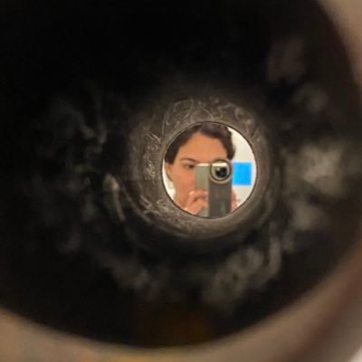 Nihilista por excelencia, comunicadora de profesión... audiovisual, que no es lo mismo pero es igual.