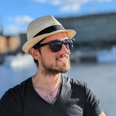 silviulife's profile picture. Google engineer by day, digital mad scientist by night. 

Pushing boundaries in pixels 💻 and on the cliff 🧗