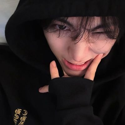 —. ☆
៳ ˒ full-time fangirl | ₍ infj ₎ !| 👟🎸🔆💳🎫♦️🎩🛸 ›
