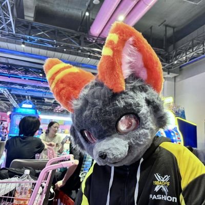 NR_Kirasumi's profile picture. 「勘が冴えて悔しいわ 無意識に運べたら楽だろうな」这里是晓澄,很高兴认识你！| 狼  ENFP 善良混乱 | FURRY / 摇滚 / 摩旅 / 车迷 | 高二音乐生 175/85 | 我家蠢狼🥰@baize12887 | 现居深圳丨🇺🇳：🇭🇰🇯🇵🇲🇲 | 垃圾桶@Kirasumi_Ero