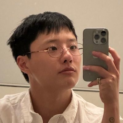 kcngyeoscng's profile picture. 27 • blk 🇯🇲• multistan • infp • #1 shaboom truther • #ThankYouJieun