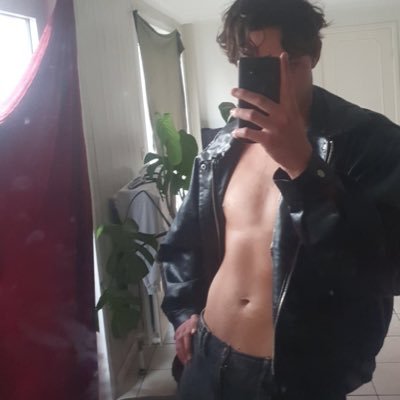 DeelderDen's profile picture. Exploiting my body for the pleasure of others🥵😈                                          I’ll launch an onlyfans page soon so share my posts & tag me 💦😍