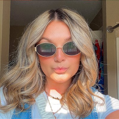 lexcummings's profile picture. be nice :)