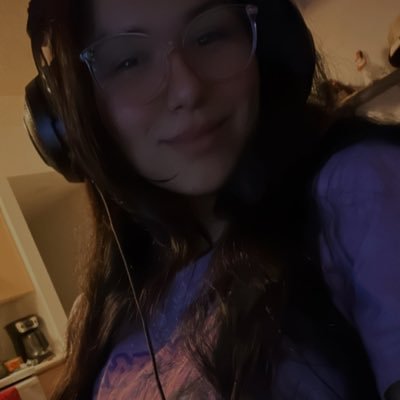 danytarawr's profile picture. - Traductora 🇬🇧🇨🇱🇱🇷 - Aurora's mami 🦋 👩‍👧 - MBOR ♥️🥰