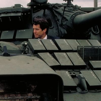 tomatoevid's profile picture. Bio top secret, je suis james bond tabarnak.