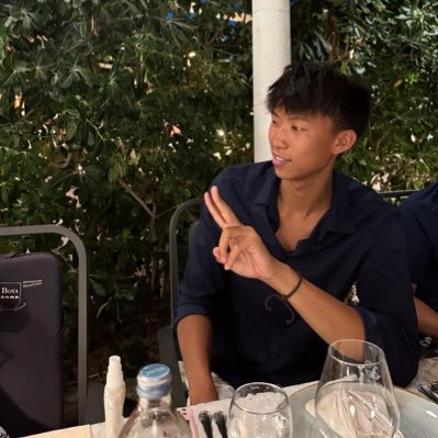 imaarontang's profile picture. 19 | usc | Ecom + Building a Shopify app