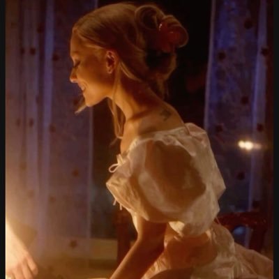pinkponyclub77's profile picture. intro (end of the world)