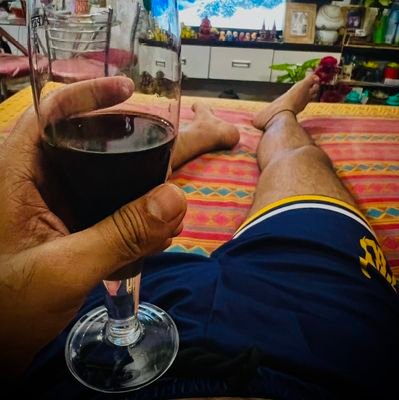 त्यागः शान्ति: अन्तरम् ||
त्याग करने से शांति मिलती है और शांति अनंत काल तक बनी रहती है।