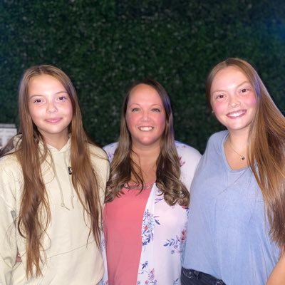 MegganFarrell25's profile picture. 🏐🏀 Girl Mom 💕