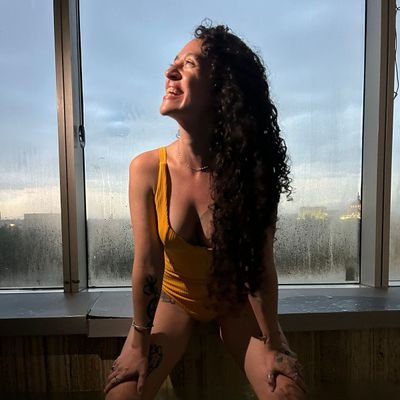 ✨Siempre ridícula, nunca discreta.✨
Ella/ellæ
