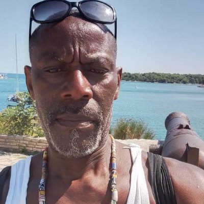 HomiahNelson's profile picture. Teambuilding Drum workshop Facilitator for school.
Exploring physicality, coordination, and dexterity. Syncopation, sequencing, time signatures.