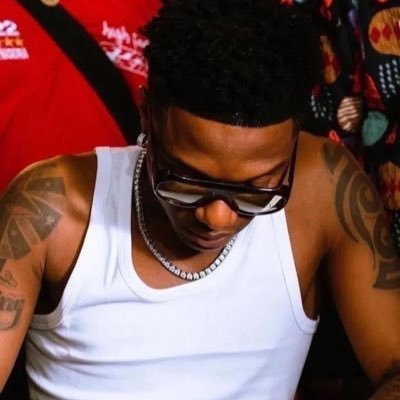 liljay0100's profile picture. 