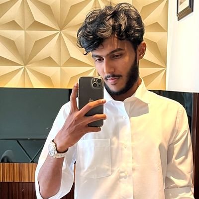 yashrej's profile picture. I love understanding how things work and build stuff that works.