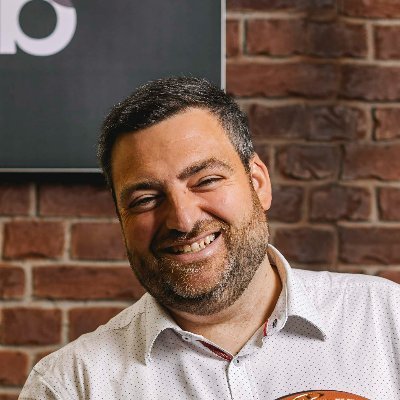 Baloncesto, deporte, media y tecnología. DirCom de @acbcom. De Gijón a Madrid vía Barcelona.
