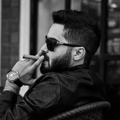 Vilen__000's profile picture. हर बूंद कीमती हैं फ़िर चाहे वो जल की हो,
 रक्त की हो या किसी के आंसू की..!💯
