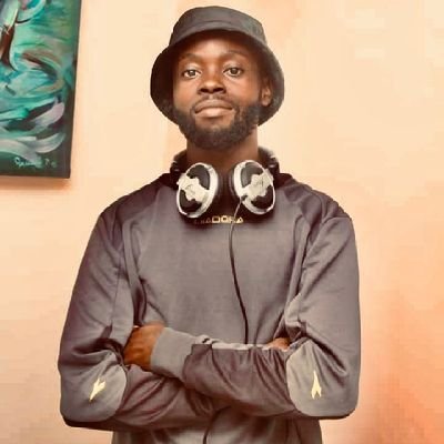 I'm DJ_SmashTunez The mastermind Mizer …….  I don't really like to talk too much