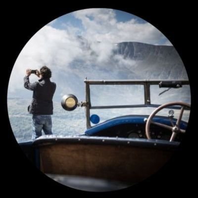 rgriese28's profile picture. Libertär, Anarchokapitalist, Unternehmer, Familie, Hunde