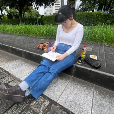 syakuyakuaca's profile picture. 人力舎の写実派@literalism31というお笑いコンビ。エッセイ集はこちらから📕https://t.co/I3J0opjuNW