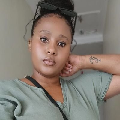 mafungwash_e's profile picture. yeyy I'm navigating this life thing and  I must say, kuyanyiwa sometimes. but we move!