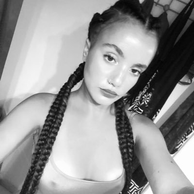 9Albr's profile picture. #9 and i turn the six upside down, its nine now