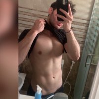 L (@pervleoxxx) Twitter profile photo