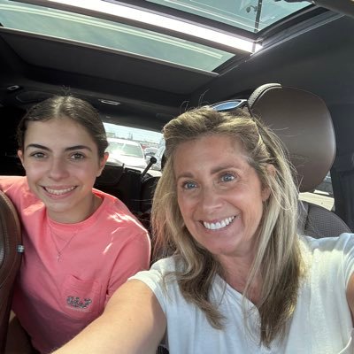 JenniferMazzeo4's profile picture. 