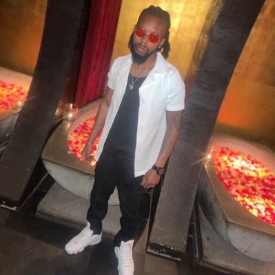I am a singer songwriter #InfamousGC👑 #Coreleone 🌹 Follow Me on IG: @infamous_gc_716 FB:GoldenCore-leone Booking: nfamous2018@gmail