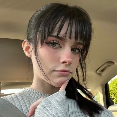 All my old accounts got hacked please follow my new account I’m here for new friends and having fun