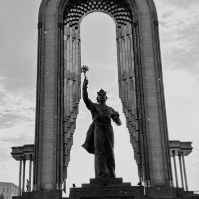 Tajikistani seeking unification of the indigenous peoples of Central Asia (the Tajiks). 🇹🇯💚🤍🖤