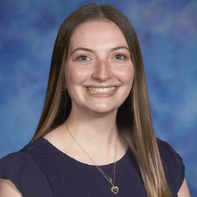 ✏️📚 8th Grade ELA Teacher @ #d83shines 📚✏️ Professional reader 📖, concert goer 🎶, and @duolingo enthusiast 🗣️