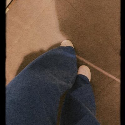 Hynduh's profile picture. perplexed.