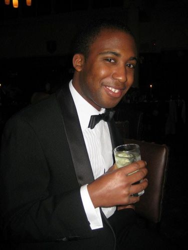 Arsenal loving Accountant living in London.