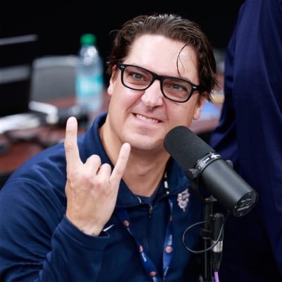Dad First. PA Announcer - @thunderbirdsAHL & @ConnecticutSun. Host, @SRGPodcast. Broadcast Teacher. Radio Nerd. Proudly 413. I’m at a live show. probably Phish.