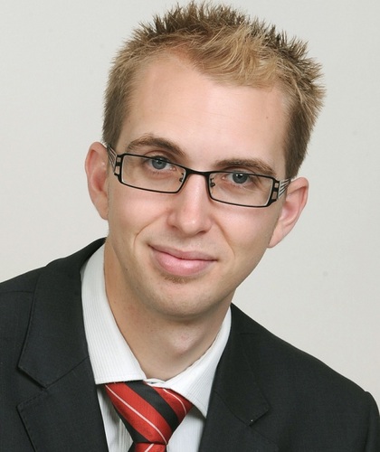 Blogger, brother, husband, marshal artist, real estate agent, internet marketer, dog lover, video producer, Investor. Not in that order http://t.co/i99YQdgo