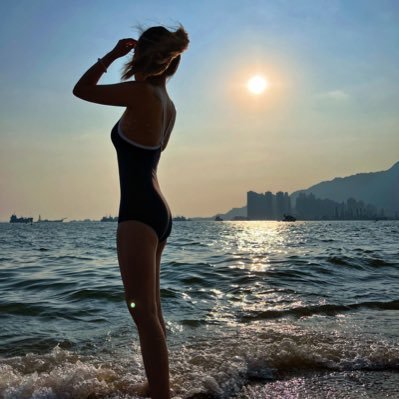 香港90後夫妻情侶分享❤️共用戶口❤️努力開發人生情趣❤️ 歡迎PM交流(蕩妻回覆),未成年請不要觀看 #淫妻分享 #絲襪美腿 #野外露出 #同房不換 #寝取られ