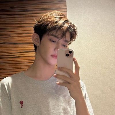treat yourself the way jungkook would treat you
• bts enhypen zb1 bnd • she/her •